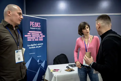 Stand   Peaks 2